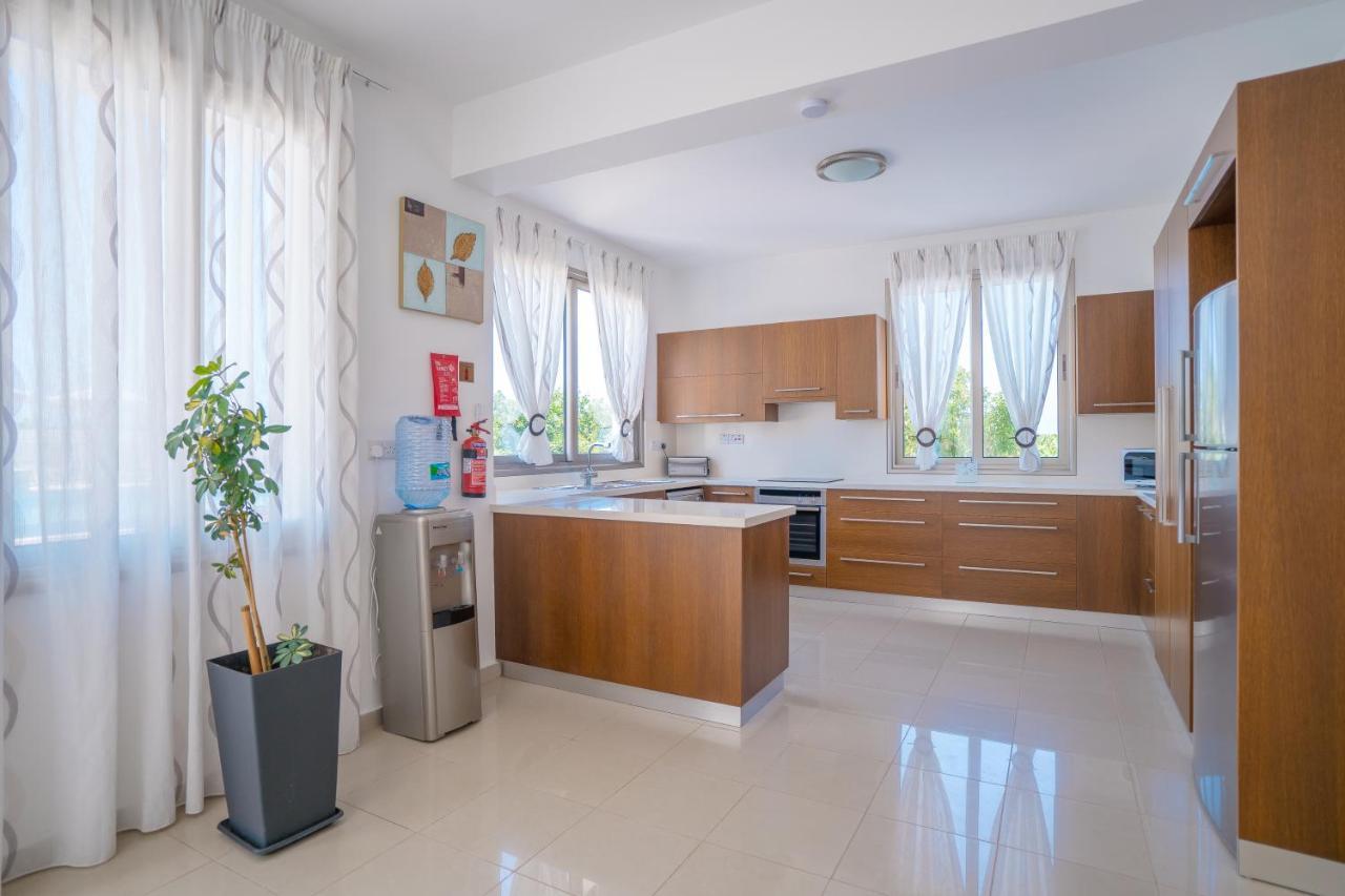 Oniros By Prestige Bookings 佩亚 外观 照片