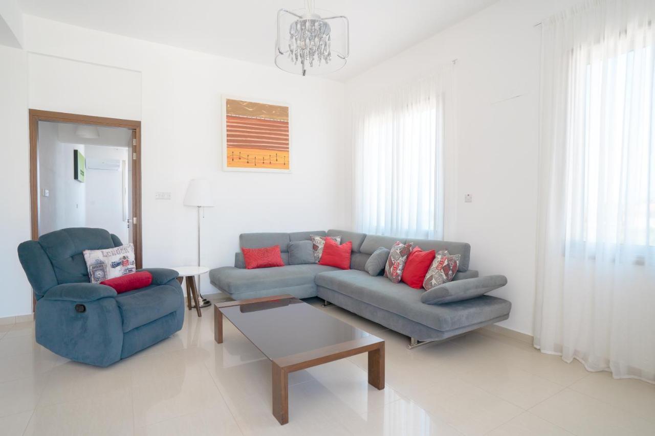 Oniros By Prestige Bookings 佩亚 外观 照片