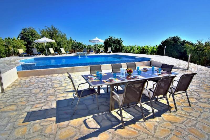 Oniros By Prestige Bookings 佩亚 外观 照片